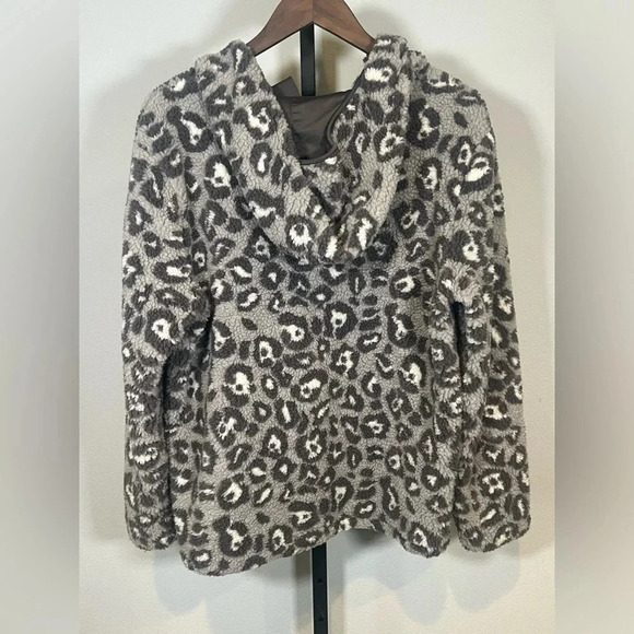 Crazy Train Grey Cheetah Sherpa‎ Hoodie - Picture 2 of 4